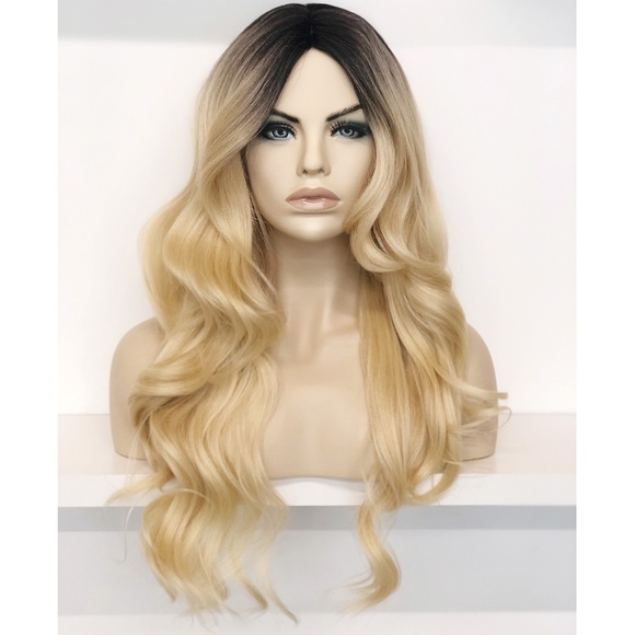 30" Side Part Golden Blonde Wavy Wig | Ariana - Picture 2 of 8